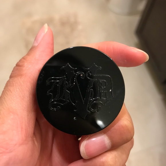 Kat Von D Translucent Powder - Picture 3 of 3